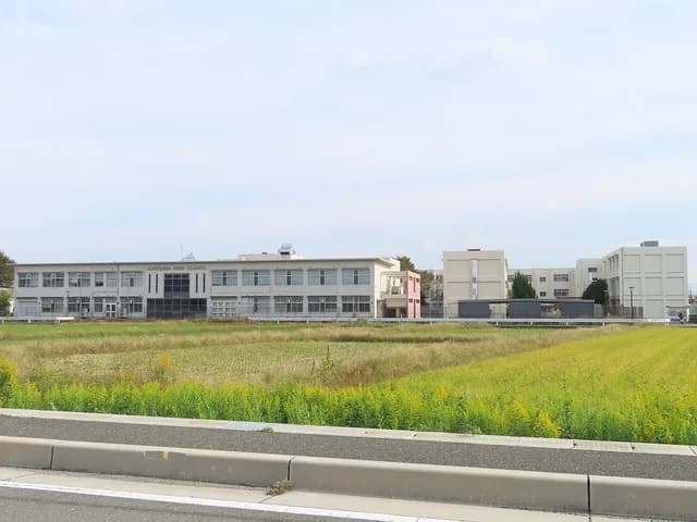 安曇川高校の外観