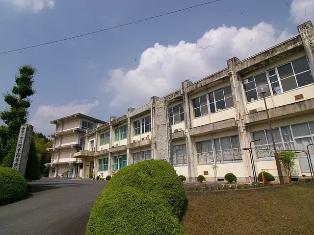 阿木高校の外観
