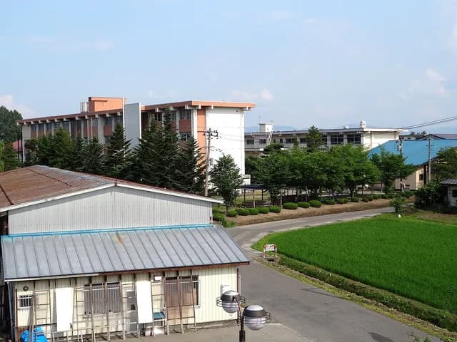 会津農林高校の外観