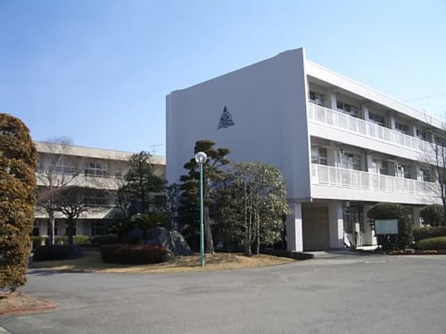 安心院高校の外観