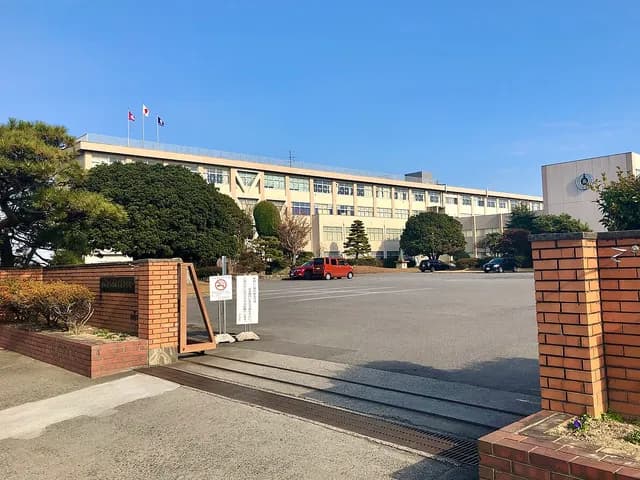 安城東高校の外観
