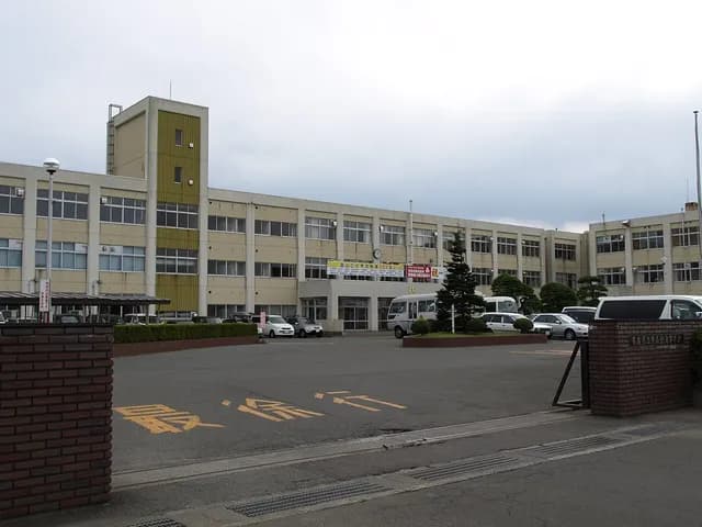 青森北高校の外観
