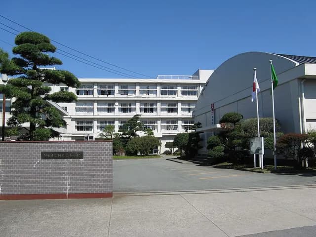阿蘇中央高校の外観