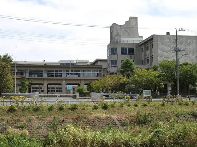 藤沢清流高校の外観