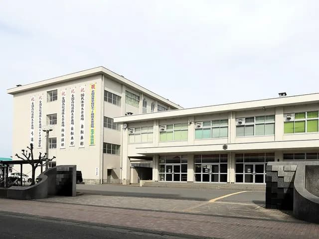 科学技術高校の外観