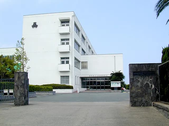 光陵高校の外観