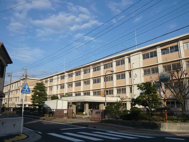 岐阜商業高校の外観