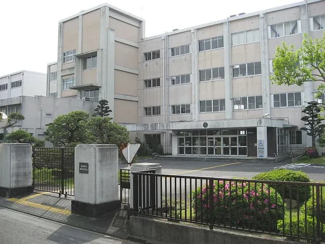 榛原高校の外観
