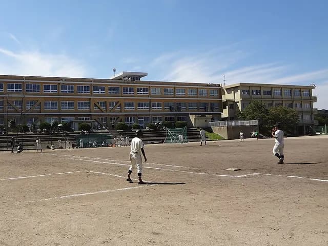 浜田商業高校の外観