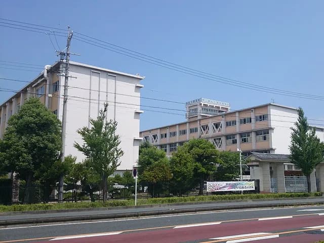 浜松工業高校の外観