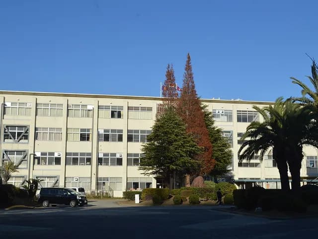 碧南高校の外観