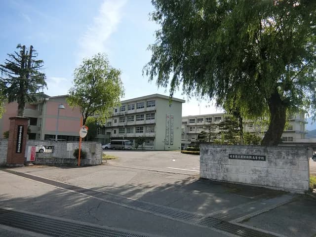 飛騨神岡高校の外観