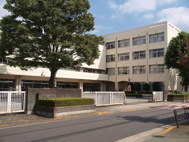 東村山西高校の外観