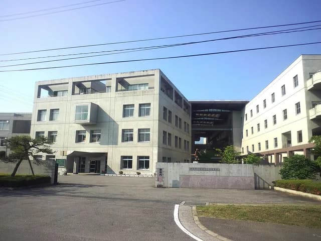 日出総合高校の外観