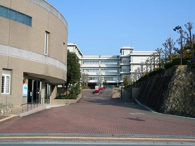 姫路高校の外観