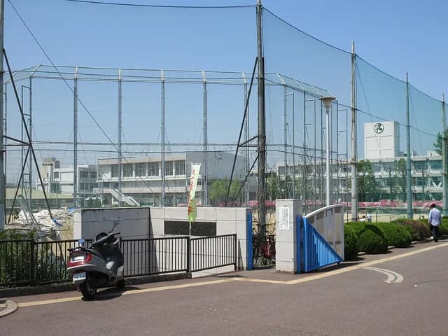 枚岡樟風高校の外観