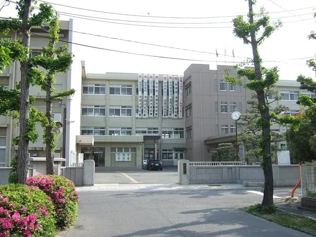 広島商業高校の外観