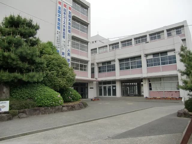 松陽高校の外観