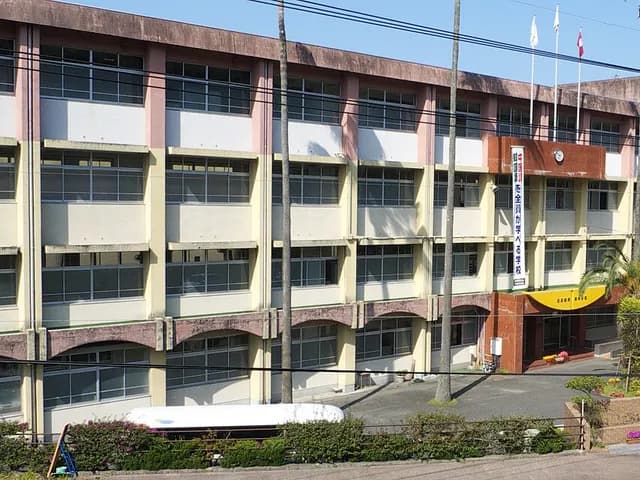 指宿商業高校の外観