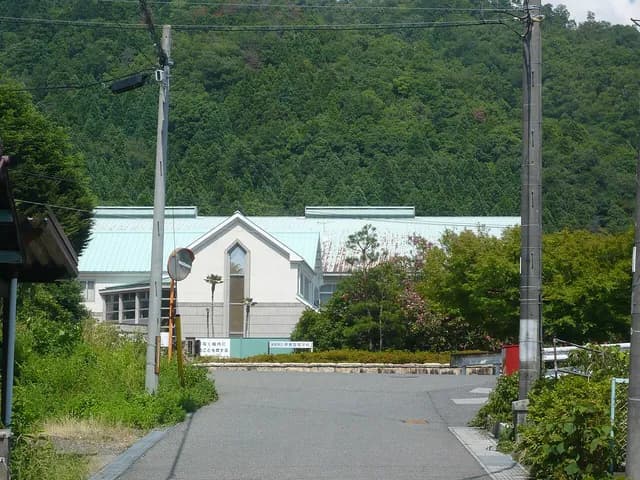 伊香高校の外観