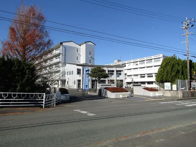 池新田高校の外観