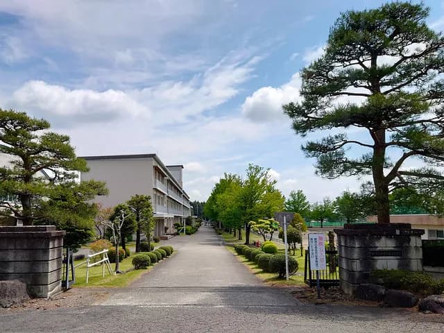 今市工業高校の外観