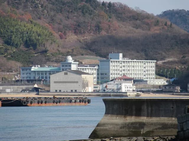 因島高校の外観