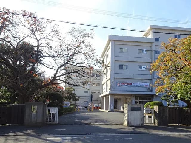 磯子工業高校の外観
