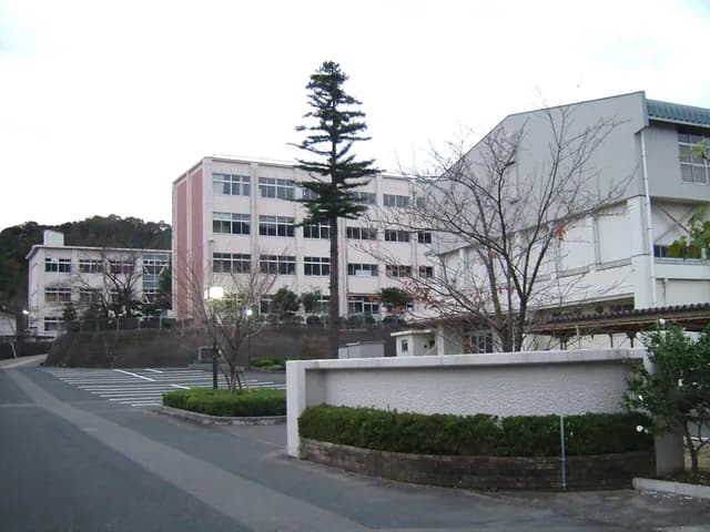 岩美高校の外観