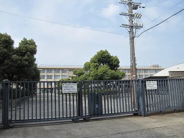門真西高校の外観