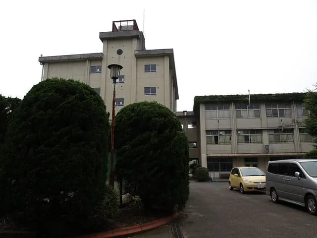 霧が丘高校の外観
