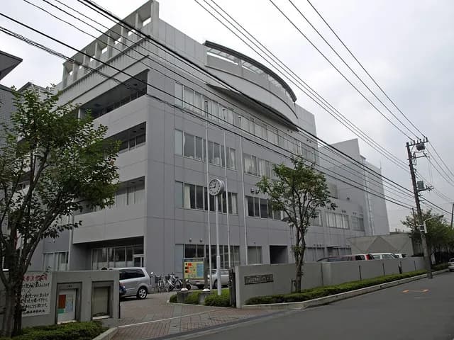 橘高校の外観