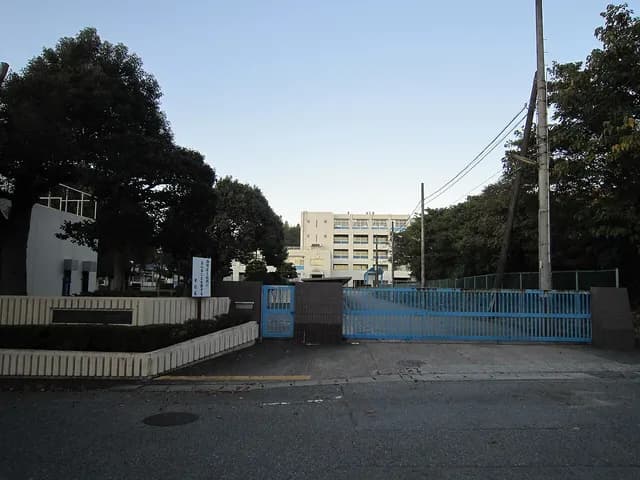 神崎高校の外観
