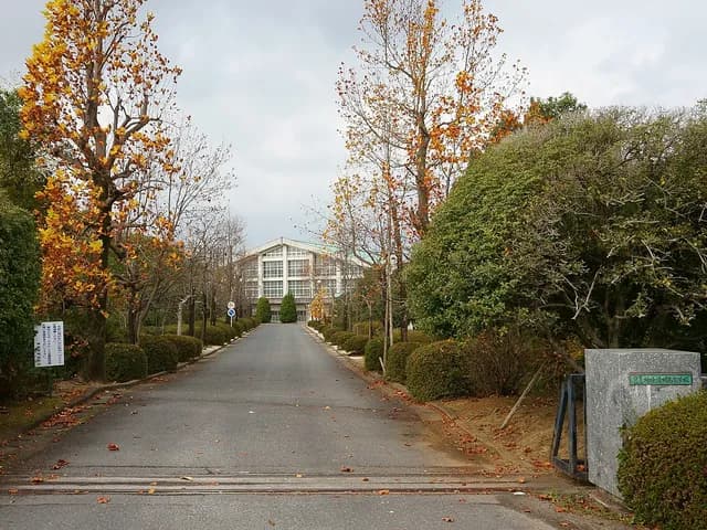神埼清明高校の外観