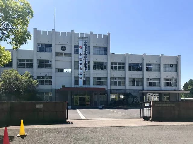 橿原高校の外観