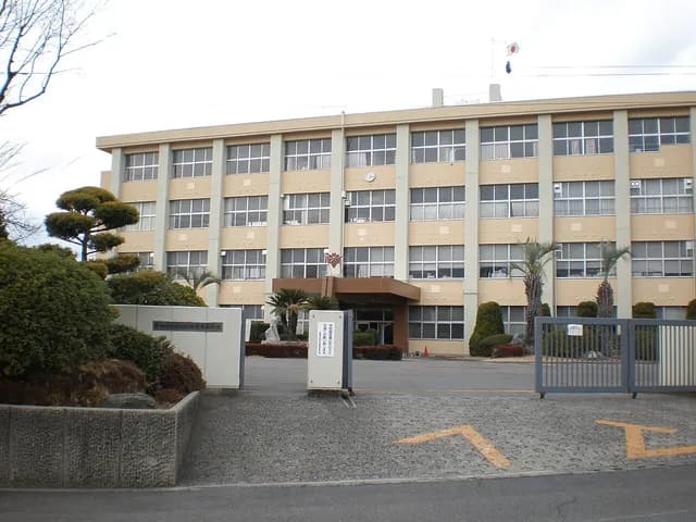 春日井泉高校の外観