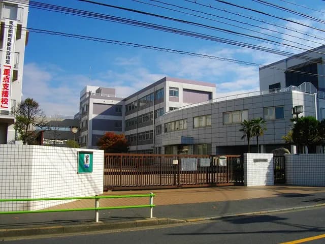 葛飾野高校の外観
