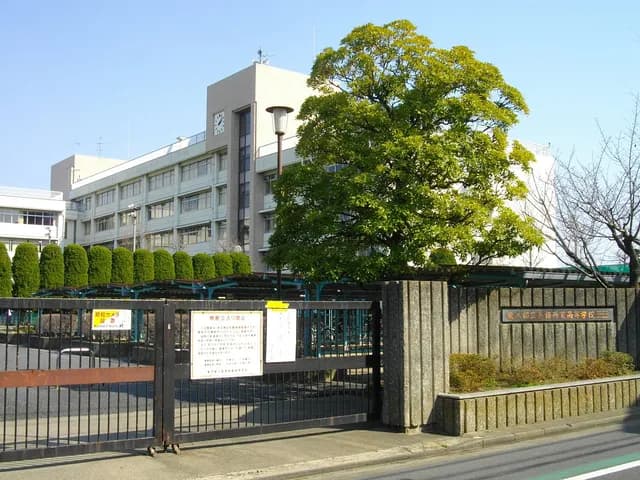 葛飾商業高校の外観