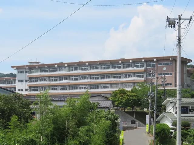 川俣高校の外観
