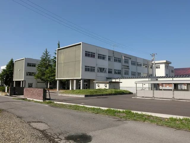 喜多方桐桜高校の外観