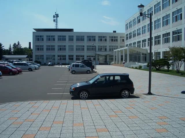 北見北斗高校の外観