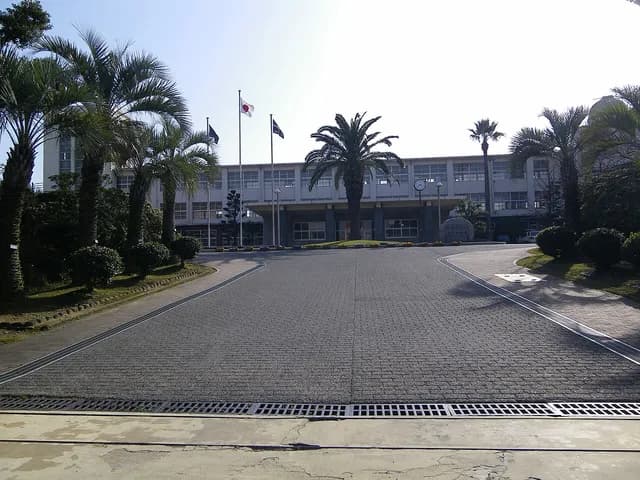 小倉高校の外観