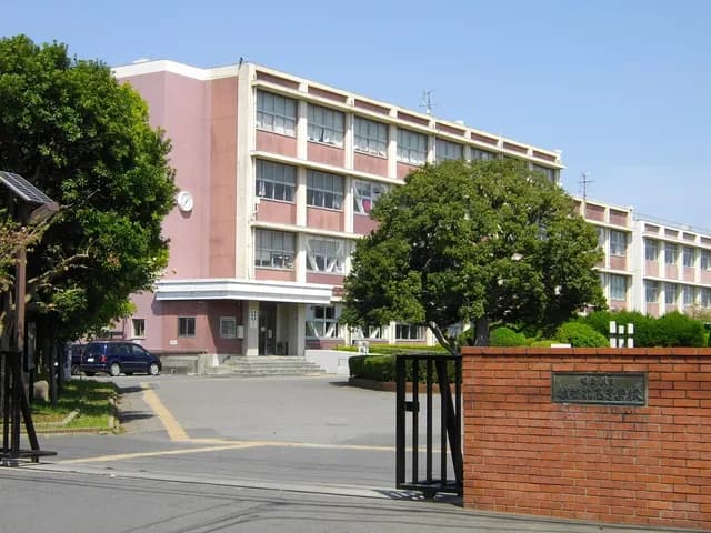 越谷北高校の外観