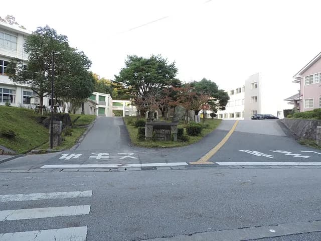 米原高校の外観
