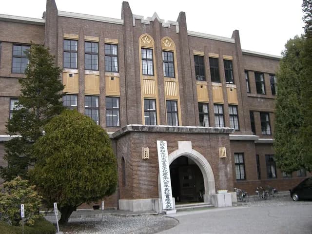 松本深志高校の外観