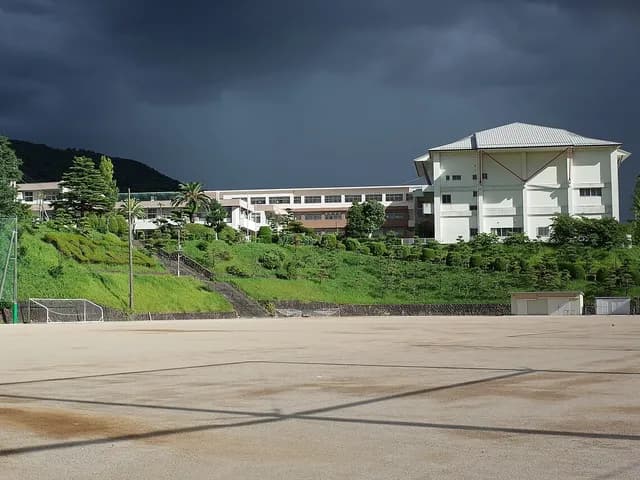松浦高校の外観