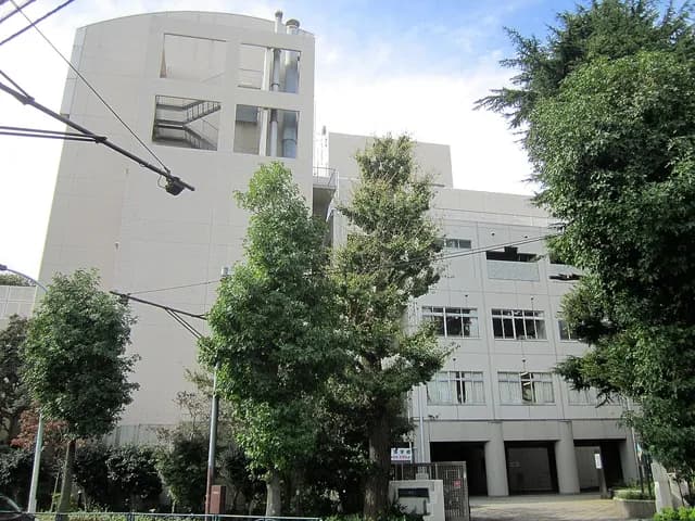 目黒高校の外観