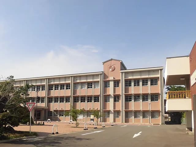 明善高校の外観
