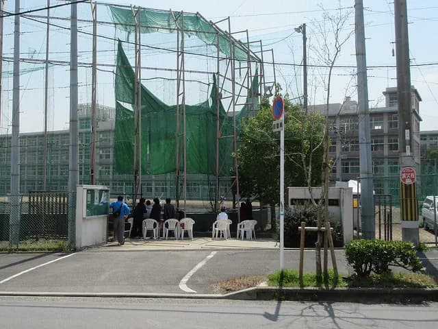 箕面東高校の外観