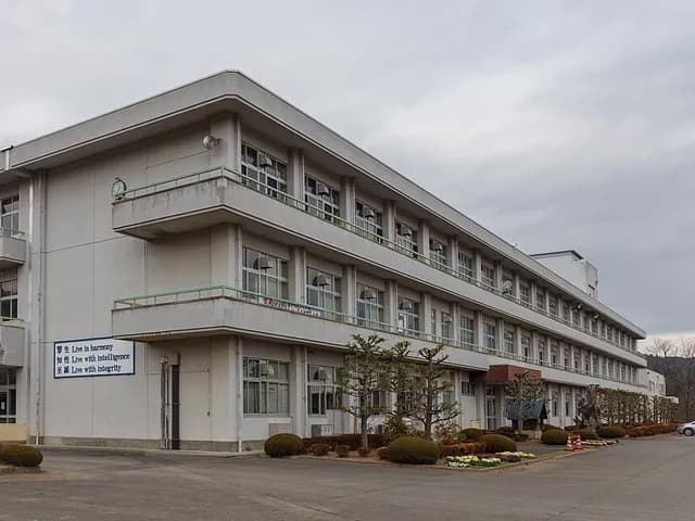 本吉響高校の外観